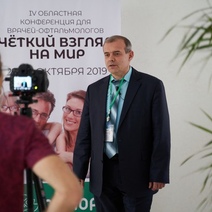 Попасть на консультацию опытных детских врачей-офтальмологов, помочь близким решить проблему со зрением и получить пару контактных линз в подарок!