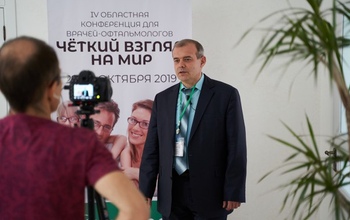Попасть на консультацию опытных детских врачей-офтальмологов, помочь близким решить проблему со зрением и получить пару контактных линз в подарок!