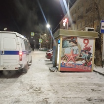 В Новотроицке двое мужчин дерзко ограбили табачный киоск прямо на глазах продавца