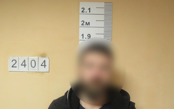 В Оренбурге мужчина завладел двумя автомобилями и деньгами подруги и лег на дно