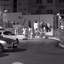 Бизнесмен из Оренбурга избил супружескую пару, обвинив в повреждении чужой иномарки