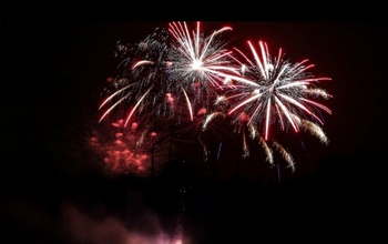 Как запустить салют и не остаться без пальцев. Советы по использованию пиротехники оренбуржцам