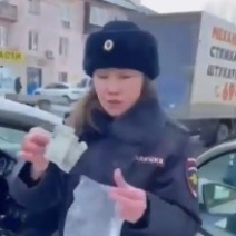 В Оренбурге таксист предлагал взятку сотруднику ГИБДД из-за езды с просроченными правами