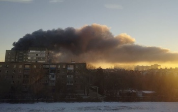 В Оренбурге горел автосервис на улице Луговой