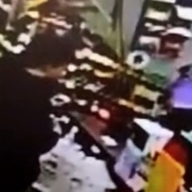 В Оренбурге уже судимый восьмиклассник на глазах продавца стащил упаковку электронных сигарет