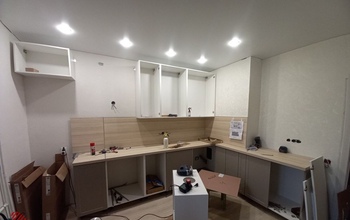 Кухню из Леруа Мерлен оренбуржцу устанавливали почти две недели