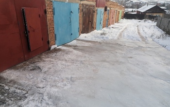 В Бугуруслане вода из неисправной  колонки подобралась к домам