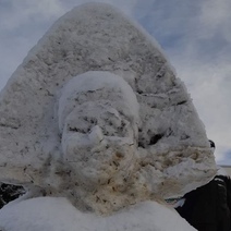 Кувандычан на центральной площади встречает грязная Снегурочка