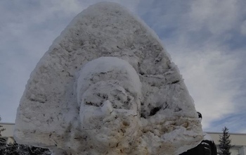 Кувандычан на центральной площади встречает грязная Снегурочка