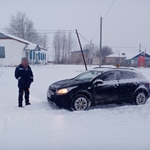 В Северном районе 66-летний пьяный пенсионер устал идти и угнал автомобиль