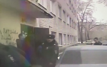 В Оренбурге на улице Шевченко средь бела дня на мужчину напали грабители