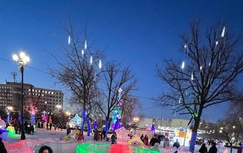 В новогоднем городке у Дома Советов  побывали вандалы
