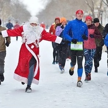 Оренбуржцы проводят год и встретят новый пробежкой