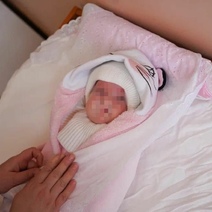 В Оренбурге домой выписали малышку, которая родилась в 27-недель