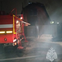 В Орске на пожаре в частном доме пострадали люди