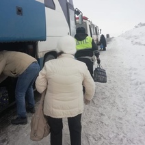 В Оренбуржье загорелся автобус, следовавший по новогоднему туру