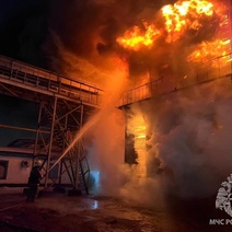 В Сорочинске всю ночь тушили крупный пожар в зерносушилке