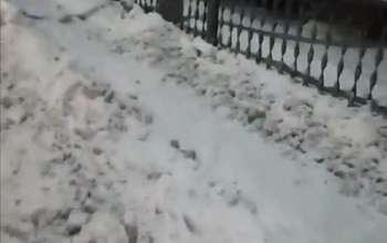 Пешеходную часть на путепроводах в Оренбурге никто не чистит?