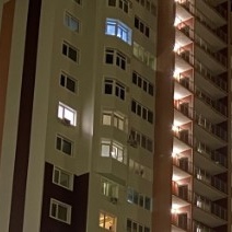 В Оренбурге 14-летняя девочка выжила после падения с 7 этажа (18+)