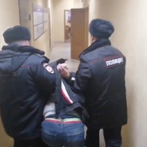 В Новотроицке после драки на улице мужчина впал в кому (18+)