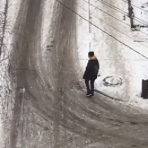 Романтик из Оренбурга оказался без денег и пытался согреться в чужих автомобилях
