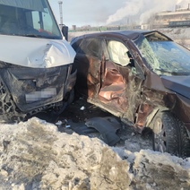 В Новотроицке маршрутка столкнулась с 