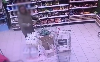 Пенсионерка из Оренбуржья прихватила в супермаркете чужой дорогой телефон