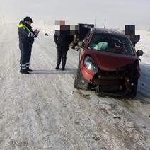 В Тоцком районе две автоледи не разъехались на дороге