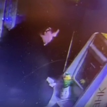 В Оренбурге один и тот же курьер-мошенник три раза приходил к пенсионерке