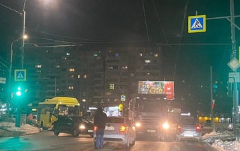 Троллейбусные провода упали на автомобили в Оренбурге