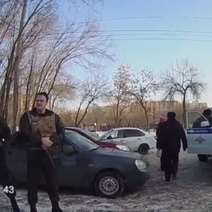 В Оренбурге мужчина вымогал деньги у покупательницы в магазине