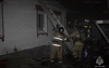 В Оренбурге пожарные не дали огню с бани перекинуться на жилые дома
