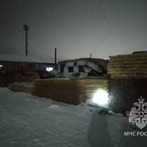 В Бузулуке произошел крупный пожар в автосервисе: пострадал сторож и около 10 авто