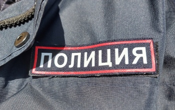 В Оренбурге мужчина ударил полицейского кулаком в лицо