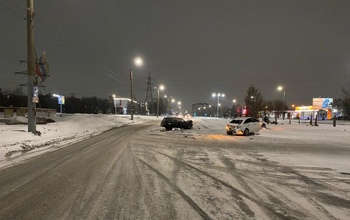 В Оренбурге в ДТП пострадали водитель «Шевроле-Круз» и 17-летняя пассажирка «ВАЗ-21112»
