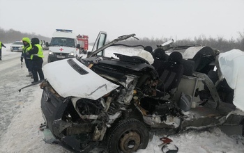 В ДТП с тремя автомобилями на трассе М-5 Урал погибли 5 человек, еще 11 травмированы (18+)