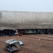 Дальнобойщик из Оренбургской области попал в смертельное ДТП в Калмыкии (18+)