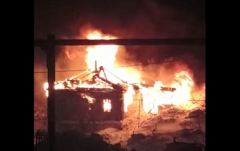 Страшный пожар в Медногорске, пожарные не смогли проехать из-за сугробов