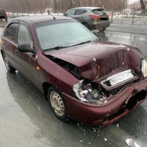 В Новотроицке машина влетела в машину, а последняя сбила пенсионерку на «зебре»