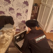 В Орске после конфликта мужчина ударил знакомую ножом в спину (18+)