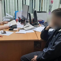 В Новотроицке курьеров-мошенников задержали прямо у банкомата