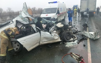 В Тоцком районе Škoda протаранила грузовик, погиб пассажир легковушки (18+)