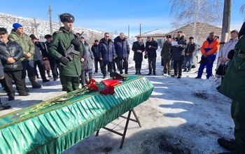 В Оренбуржье простились с погибшим в ходе СВО мобилизованным отцом двоих сыновей