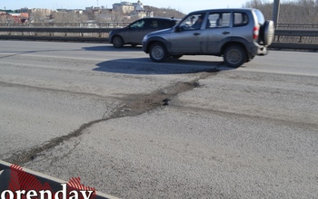 На мосту в Южный из-за ям произошло несколько ДТП