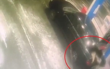 В Оренбурге мужчина затолкал девушку в багажник и уехал в неизвестном направлении