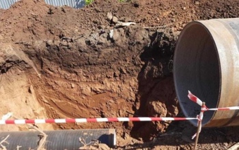 В Акбулакском районе глава одного из сельсоветов вместо ремонта сдал на металл чугунную трубу