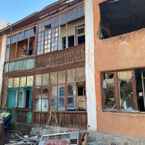 В Орске снова подожгли расселённый дом