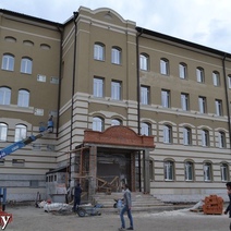 Минстрой Оренбургской области закупает золотые унитазы в долгострой на Цвиллинга?