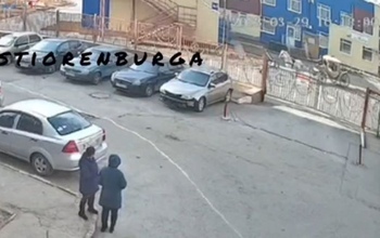 ЧП в саду Оренбурга: карета с детьми врезалась в беседку