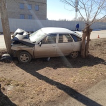 В Новоорском районе водитель «ВАЗ-21120» протаранил столб